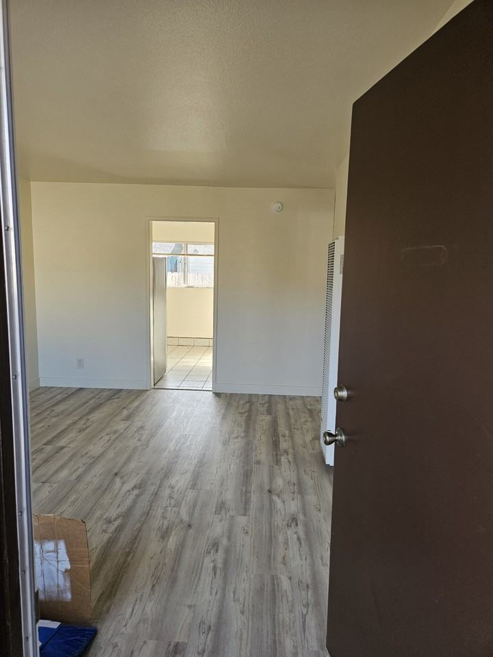 1581 Mono Ave #NA - Photo 4 of 18