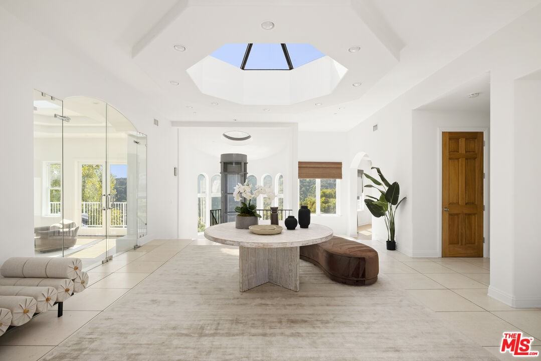 1939 Stradella Rd #1 - Photo 7 of 23