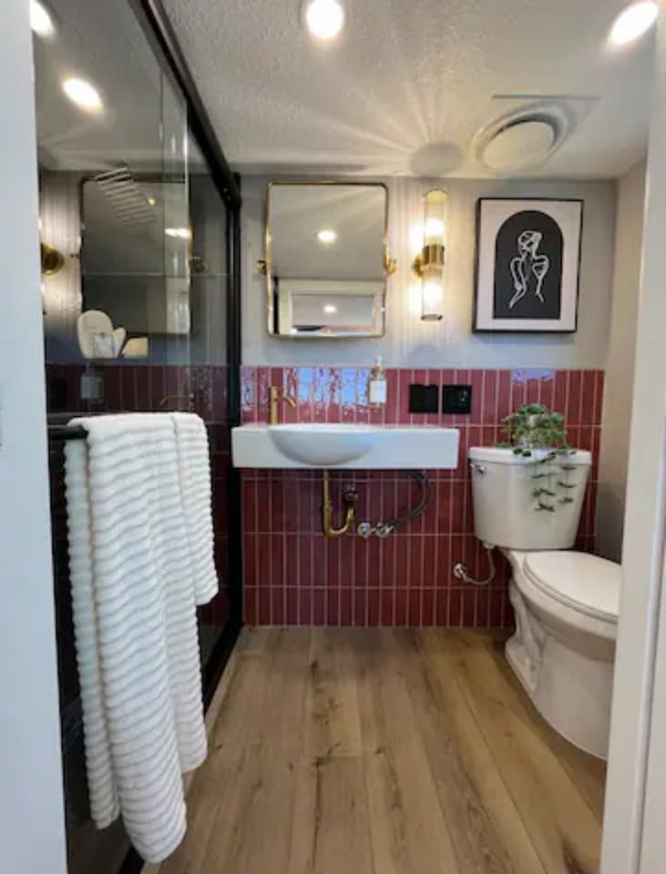 1030 27th St #1 - Photo 4 of 11