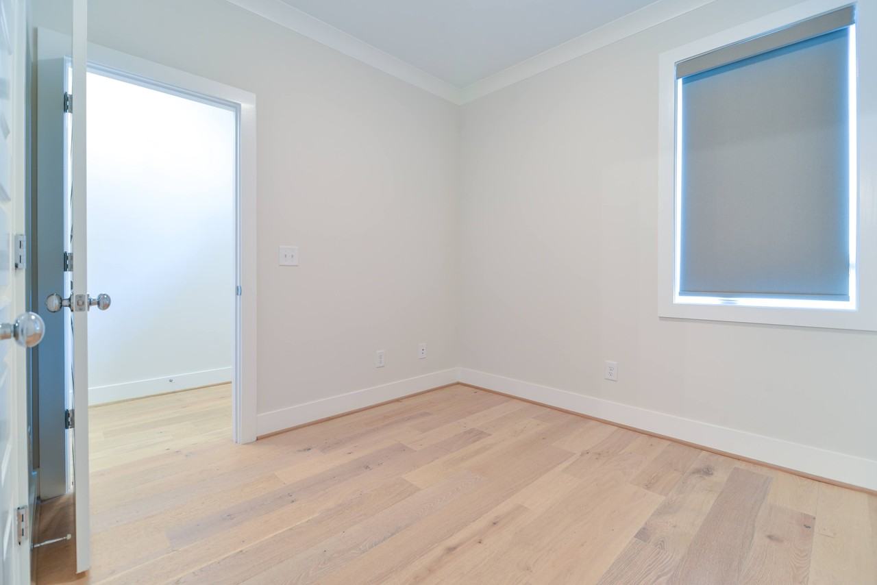 5 Seawell Ave #105 - Photo 6 of 38