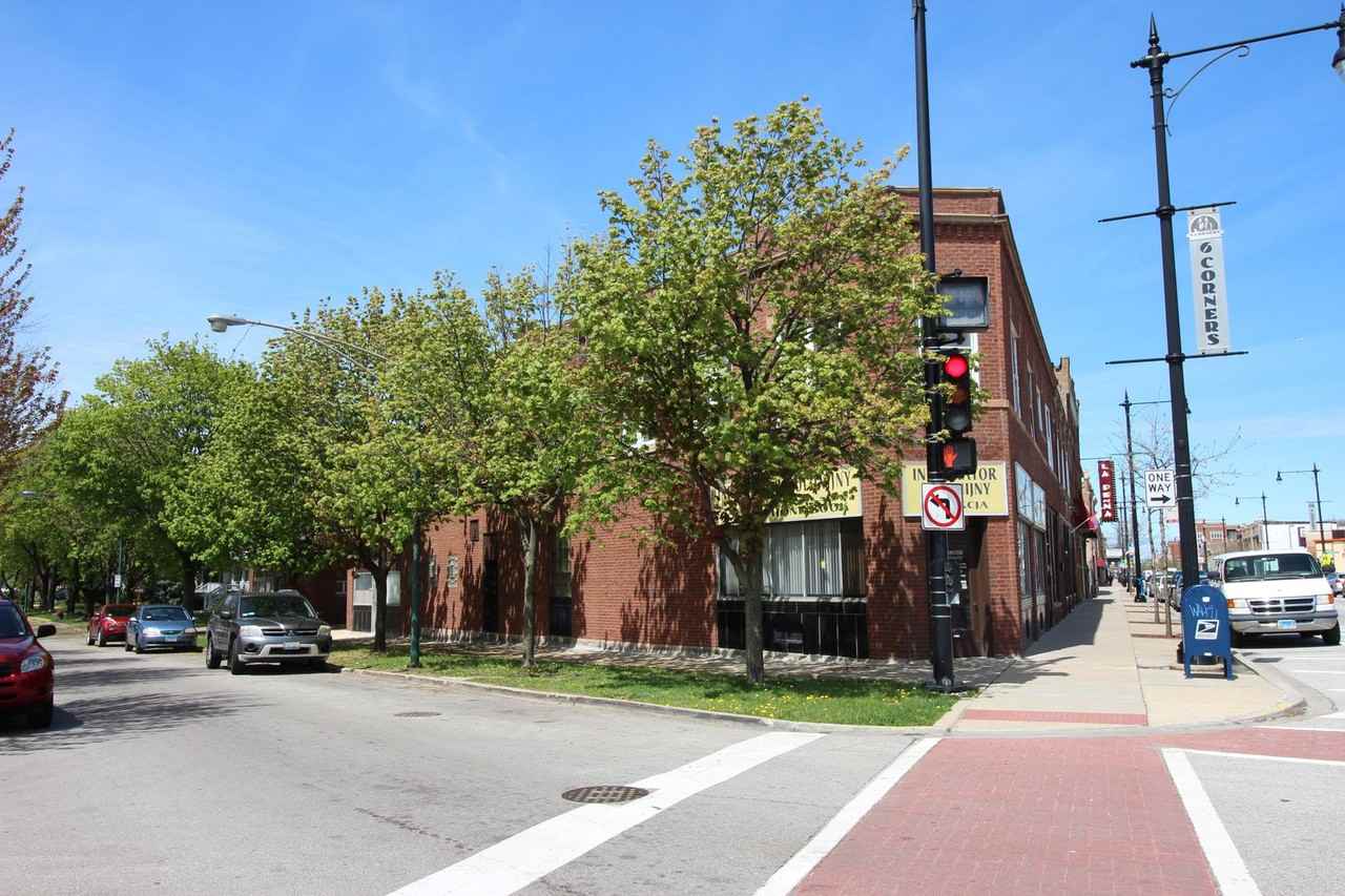 4950 W Berteau Ave #1 - Photo 7 of 8