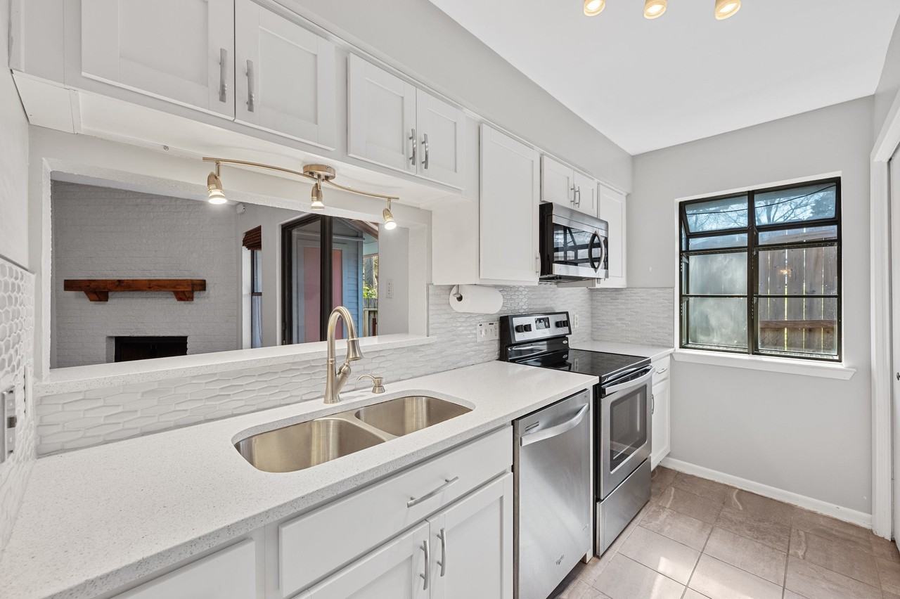 3815 Manchaca Rd #38 - Photo 3 of 15