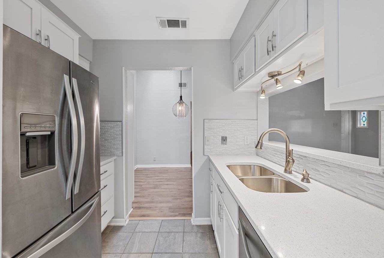 3815 Manchaca Rd #38 - Photo 4 of 15