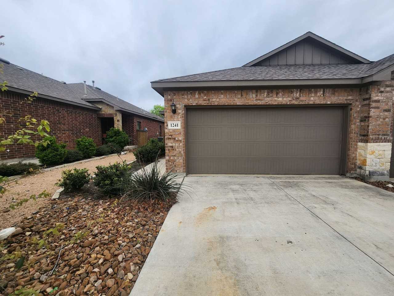 1241 Old Fm 306 - Photo 2 of 20