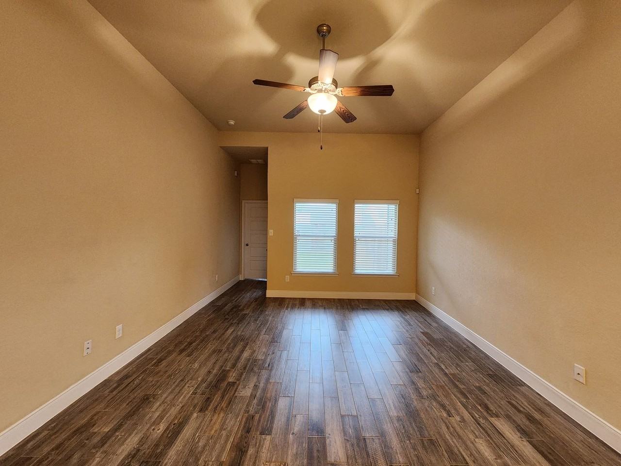 1241 Old Fm 306 - Photo 3 of 20
