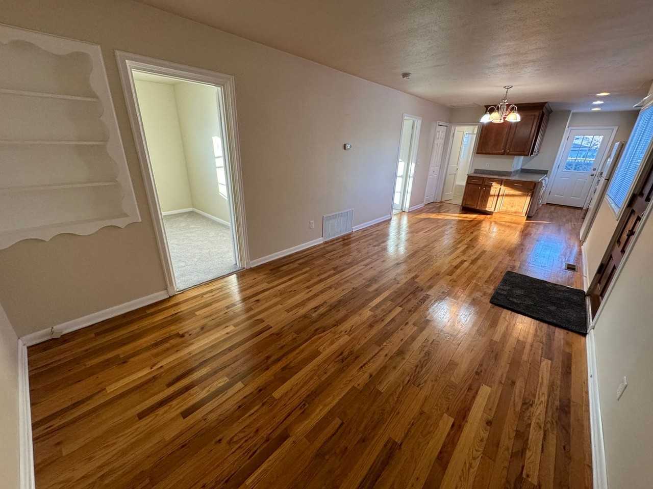 6447 S Louthan St - Photo 5 of 20