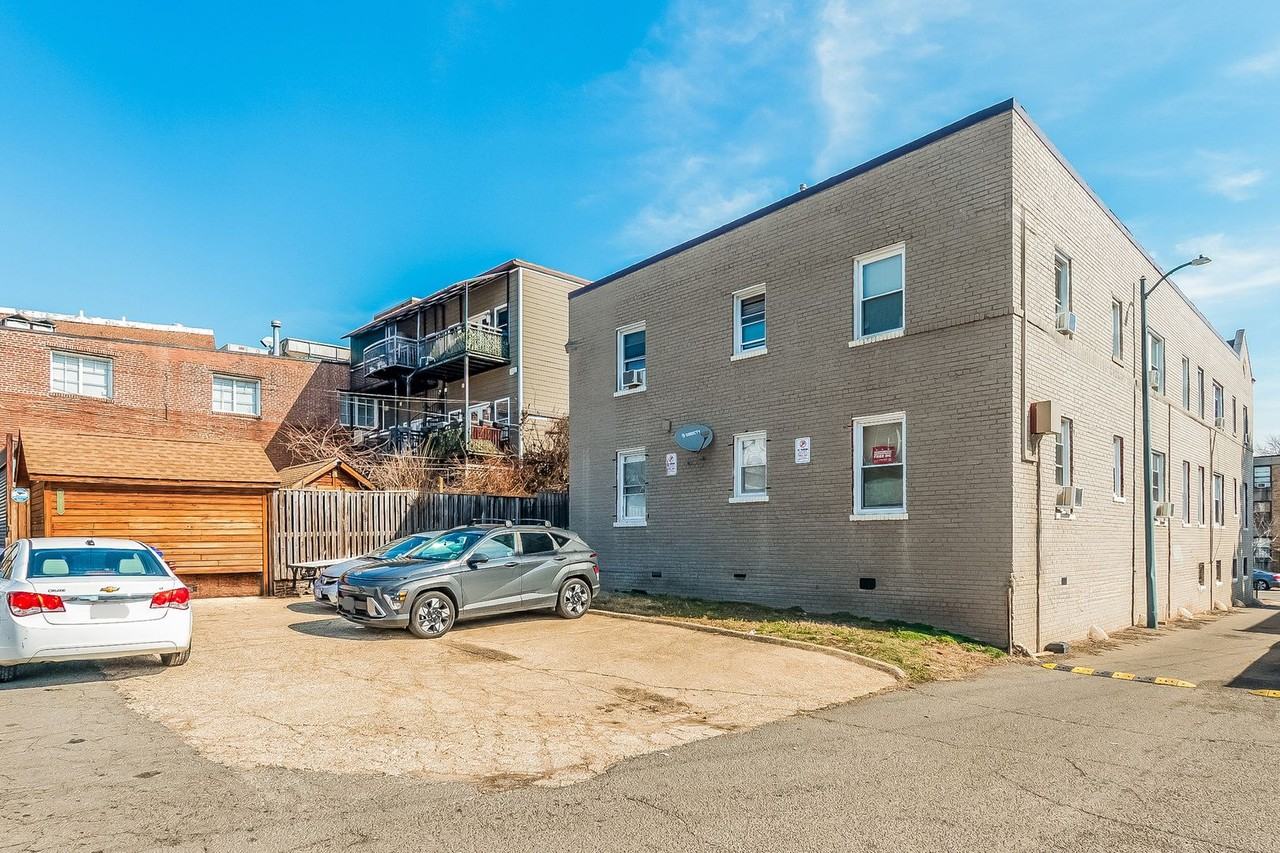 723 12th St Se - Photo 5 of 19