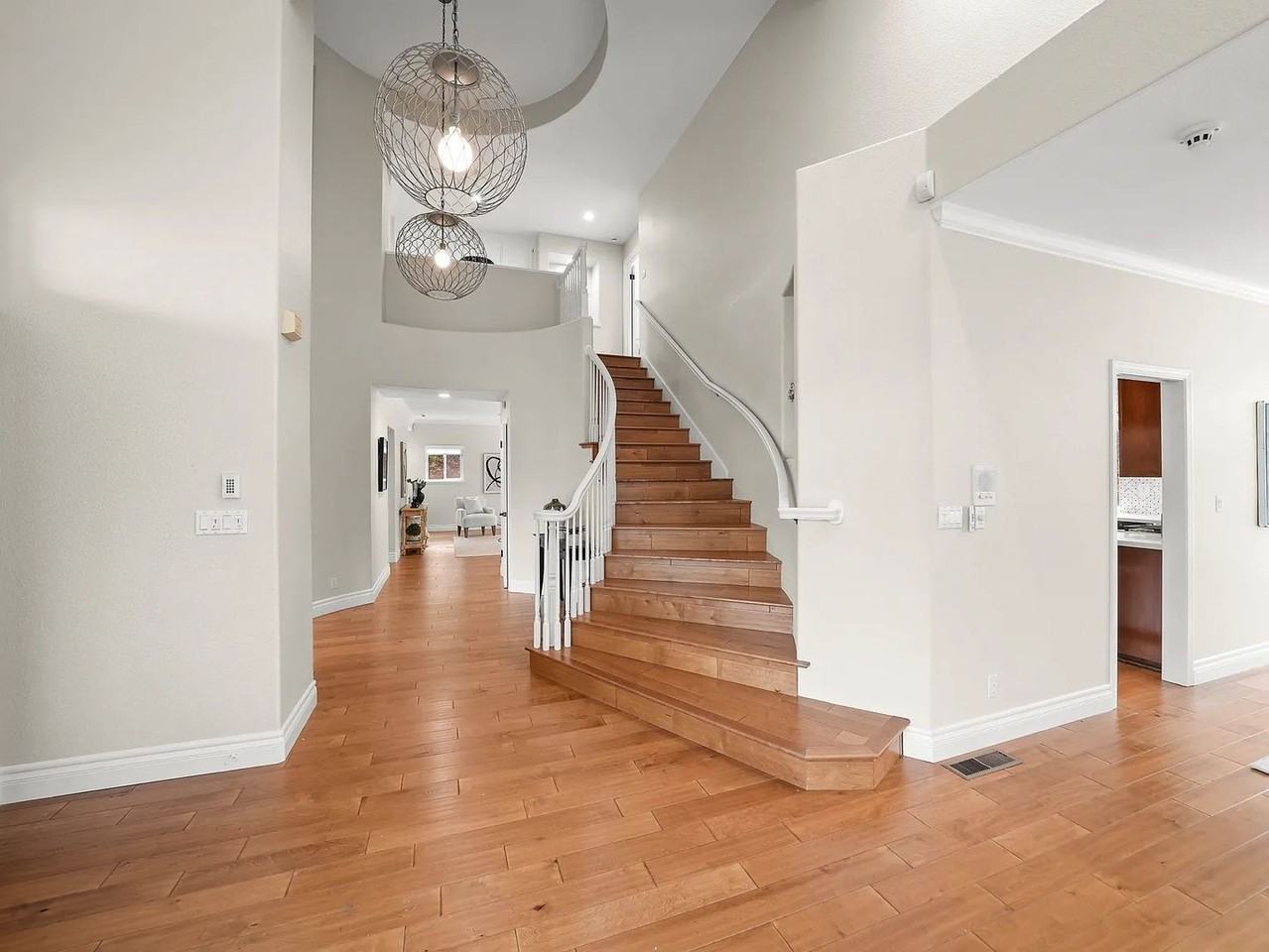 376 Blue Oak Ln - Photo 4 of 36