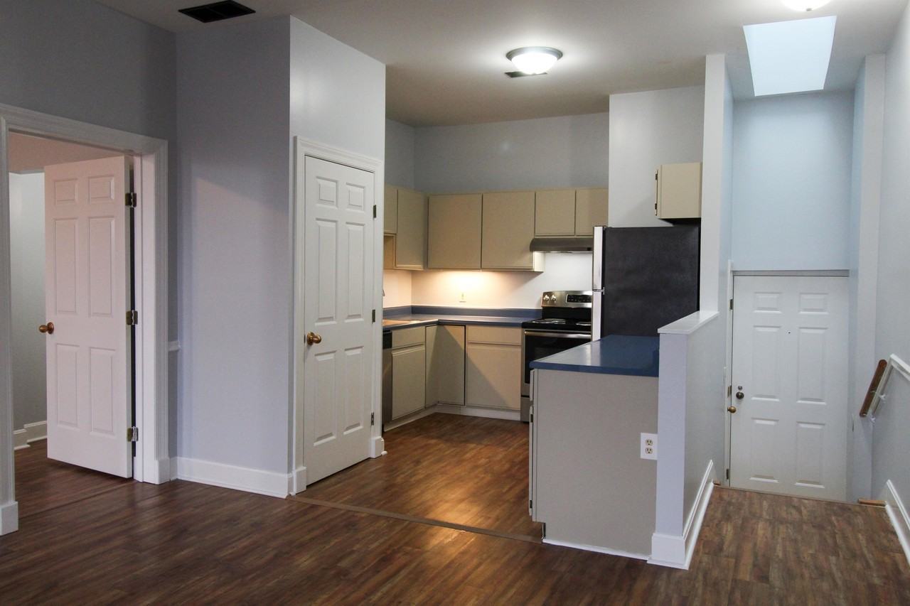 432 Hopkins Street - Photo 5 of 23