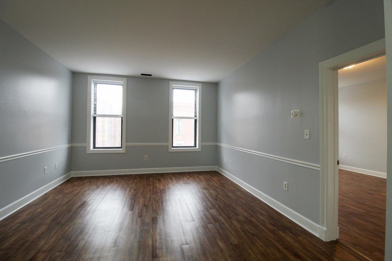 432 Hopkins Street - Photo 7 of 23