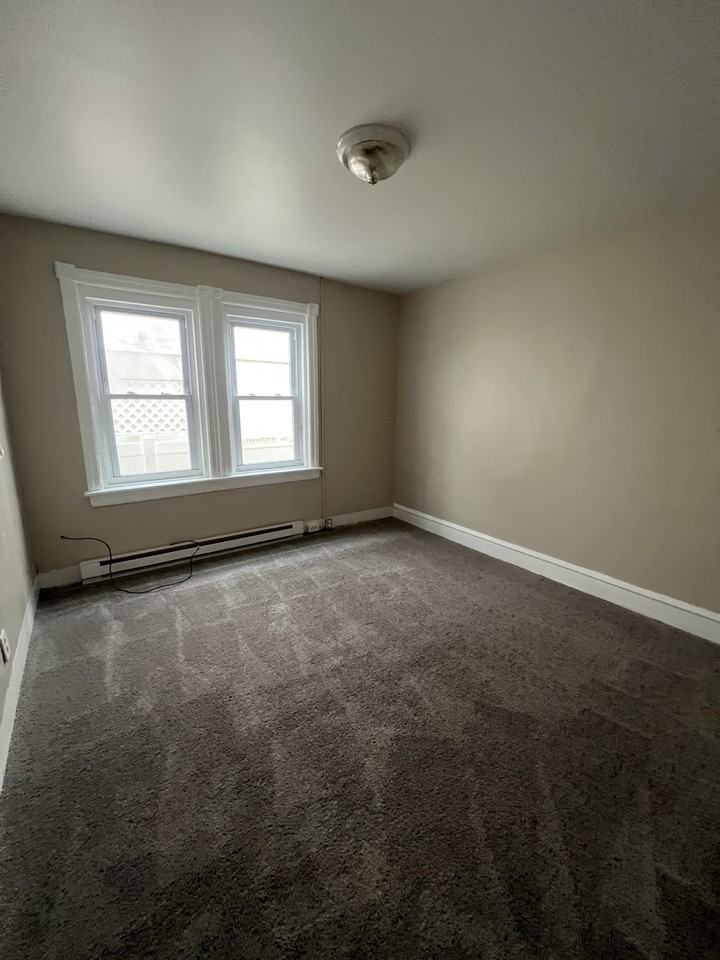 228 East Garfield Avenue - Photo 6 of 12