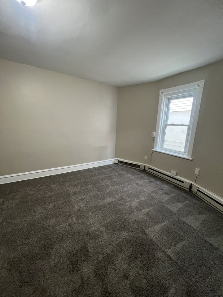 228 East Garfield Avenue - Photo 7 of 12