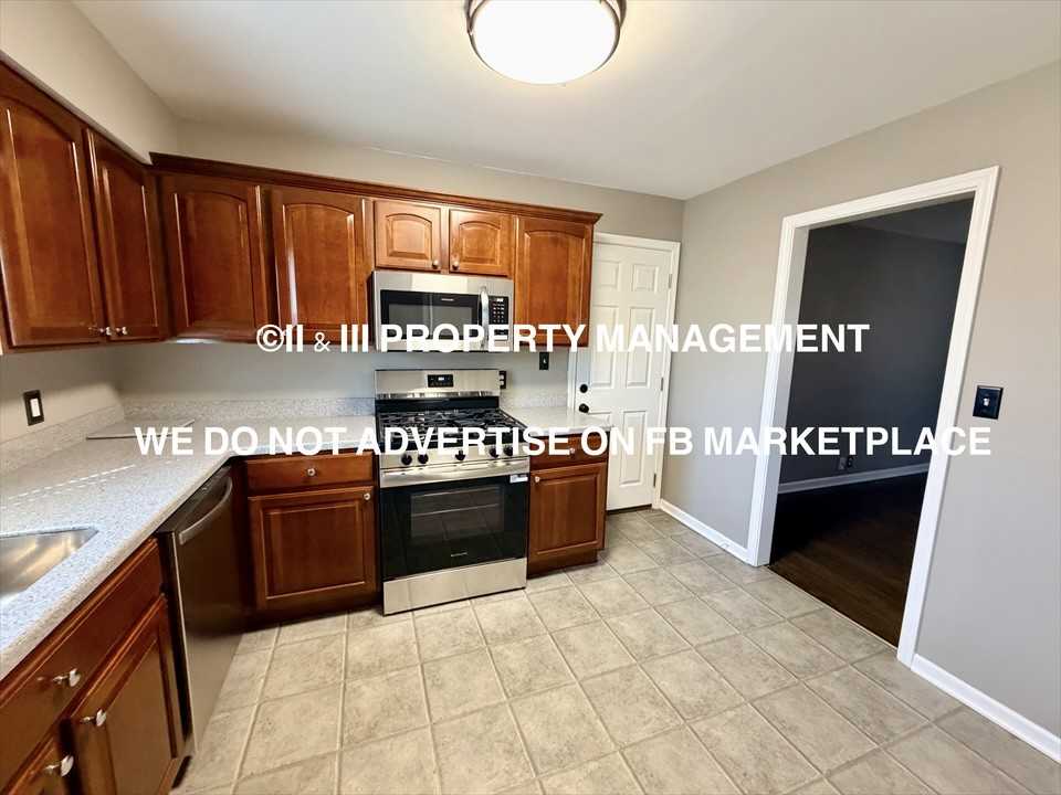 829 S Sherman Ave #1 - Photo 6 of 17