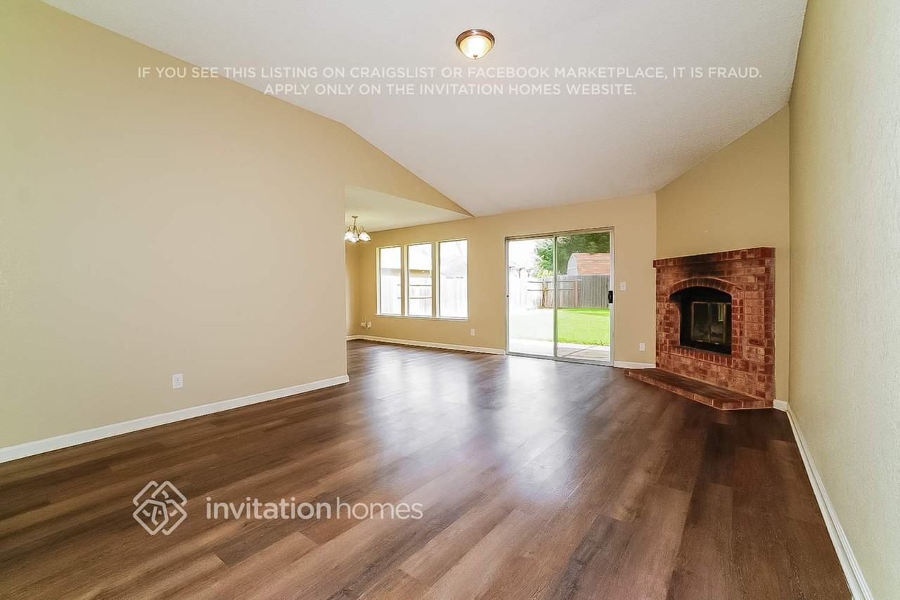 2906 Erin Dr - Photo 3 of 17