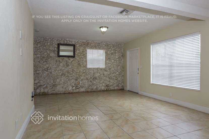 810 N 69th Ave - Photo 3 of 14