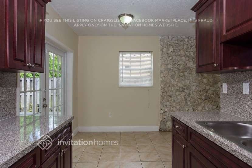 810 N 69th Ave - Photo 6 of 14