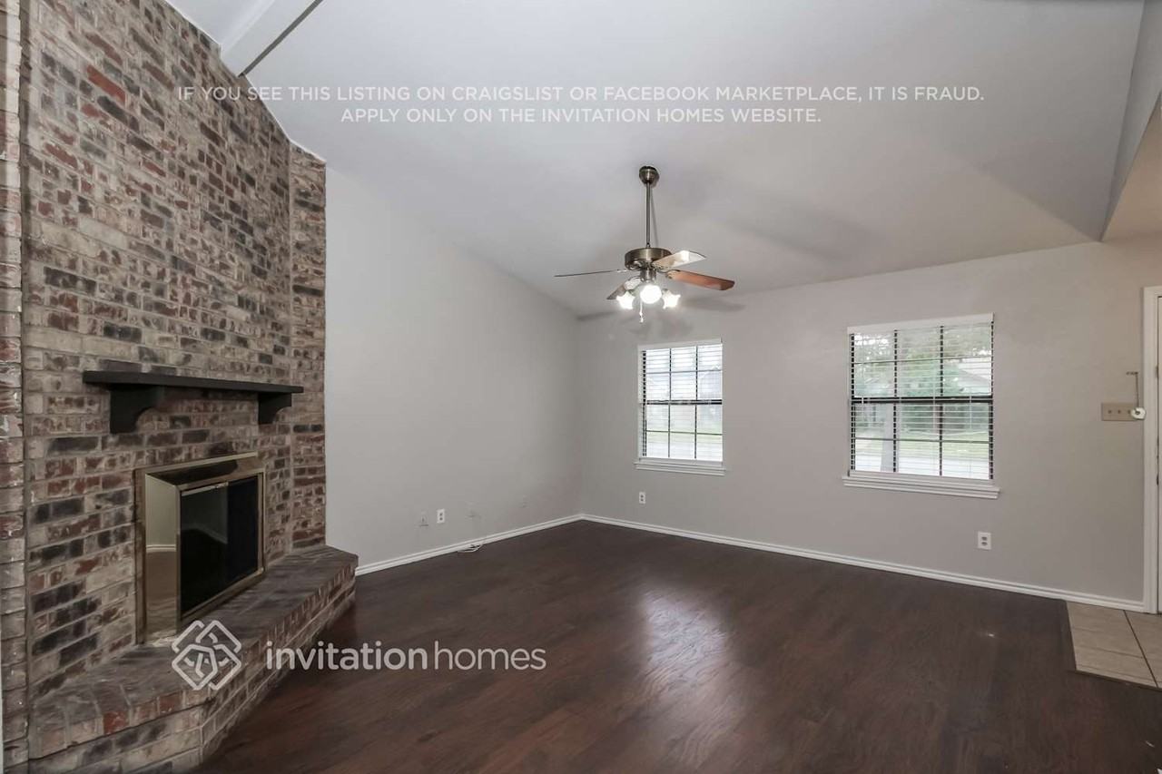 1325 Clearview Dr - Photo 3 of 16