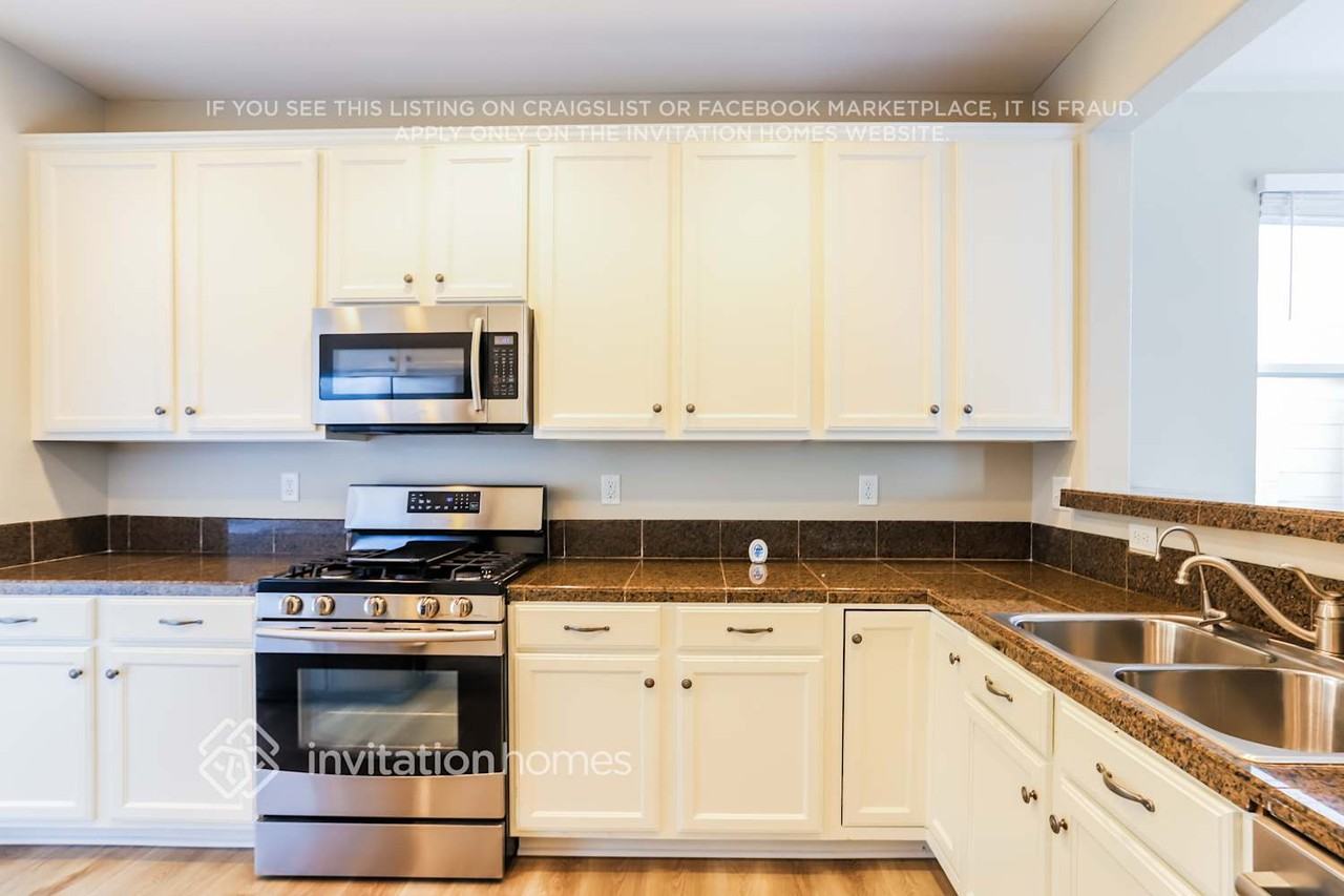 16424 E 97th Ave - Photo 6 of 15