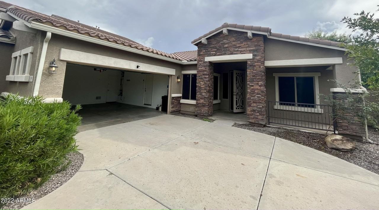 2895 E Melrose St - Photo 4 of 21