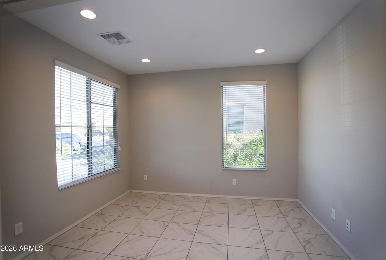 7091 W Jasmine Trl - Photo 6 of 40