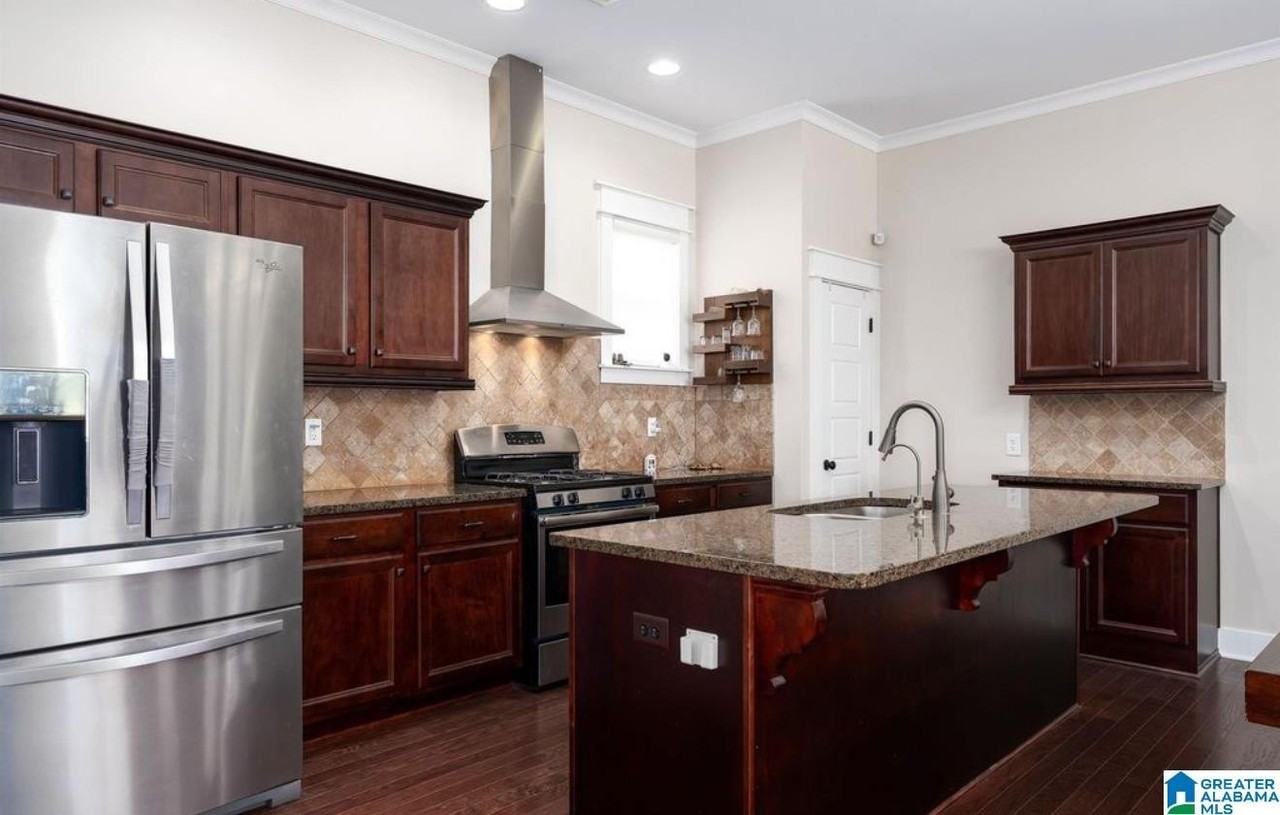 5301 Wilson Way - Photo 5 of 26