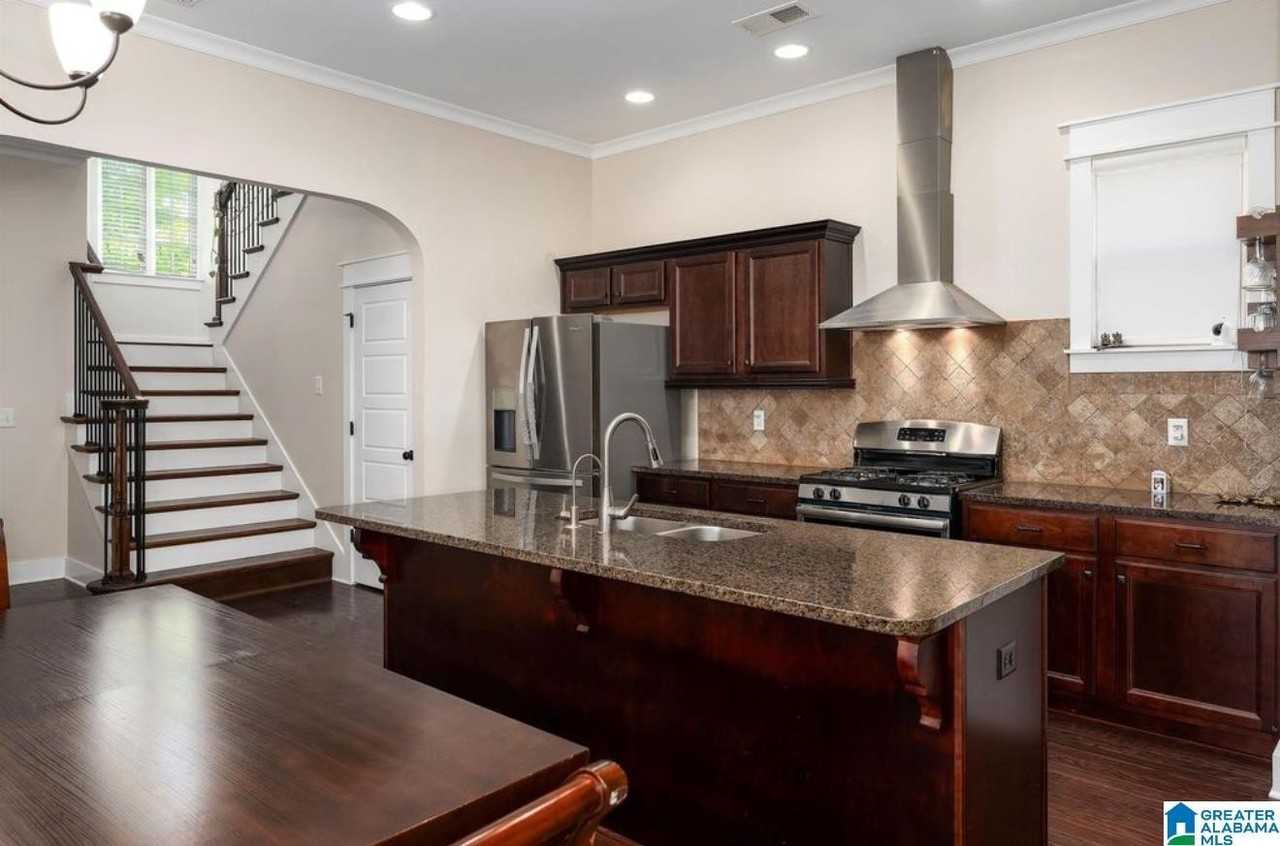 5301 Wilson Way - Photo 6 of 26