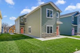 1112 N Woodburn Ave - Photo 1 of 1