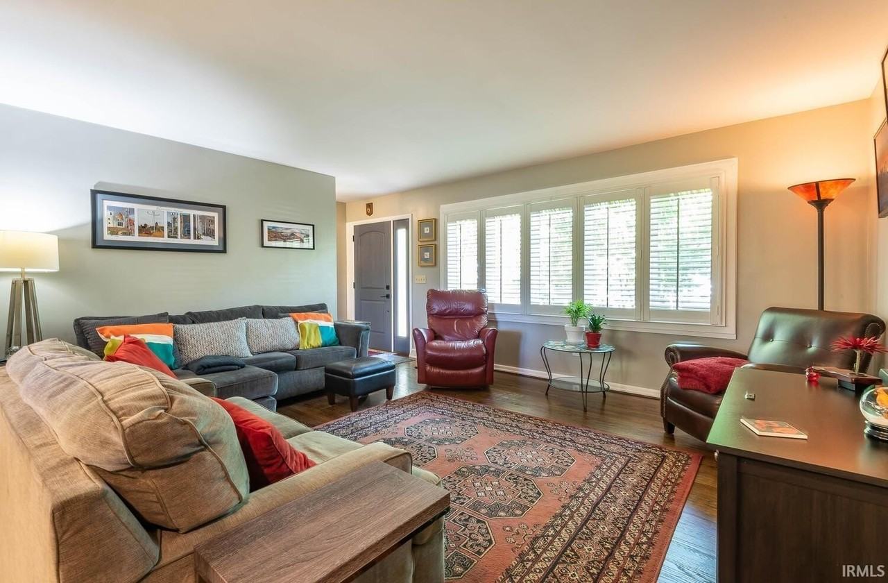 1708 E Windsor Dr - Photo 3 of 32