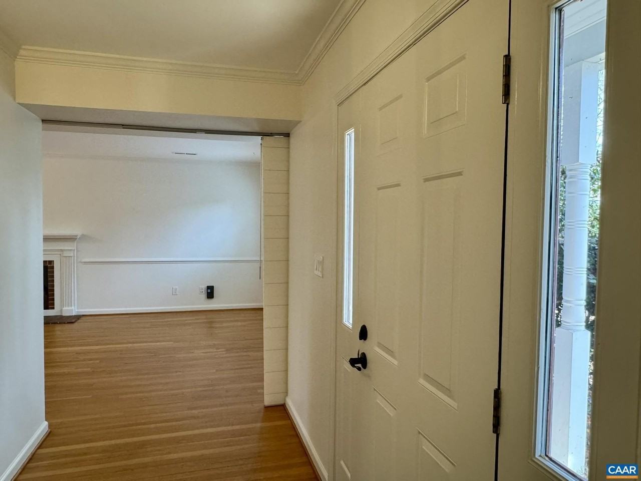 3176 Crossfield Ln - Photo 3 of 34