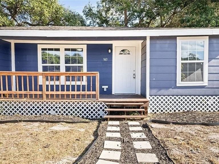 943 S Whitney St - Photo 2 of 21