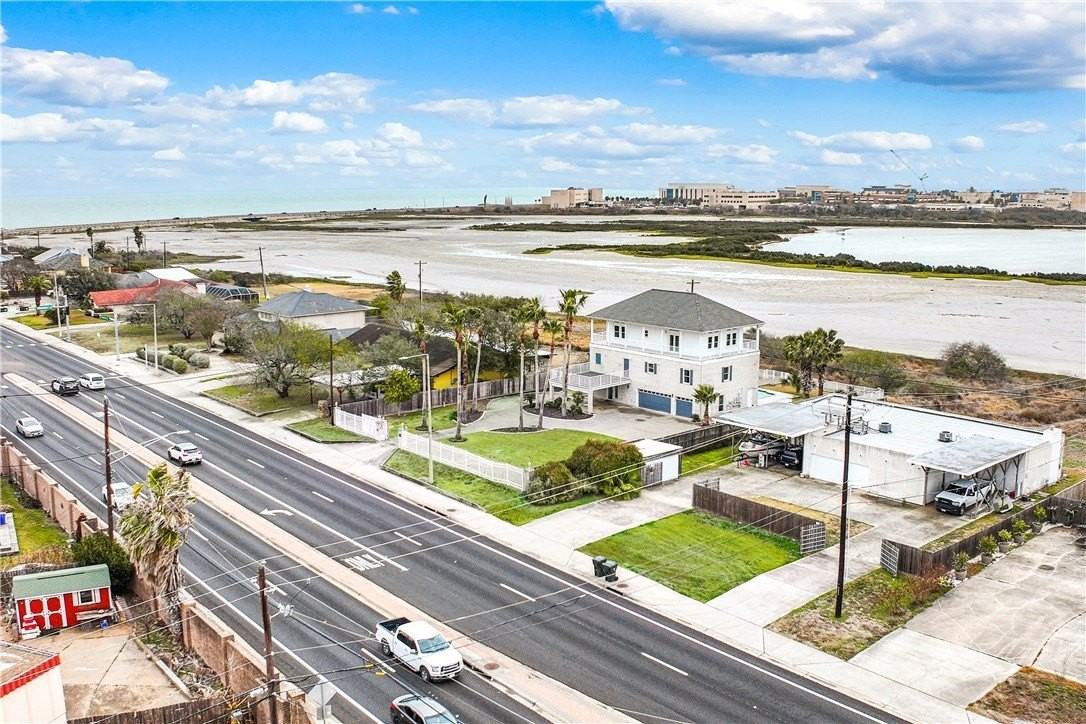 6043 Ennis Joslin Rd - Photo 3 of 36