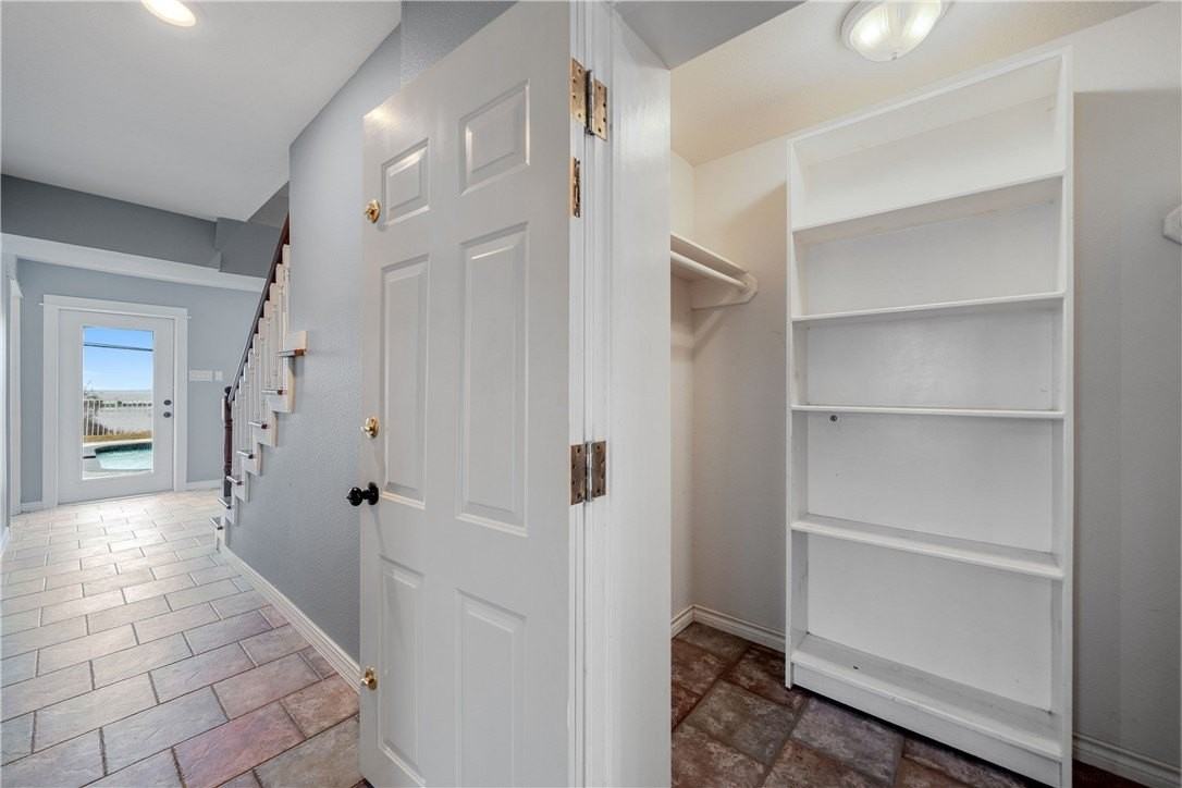 6043 Ennis Joslin Rd - Photo 5 of 36