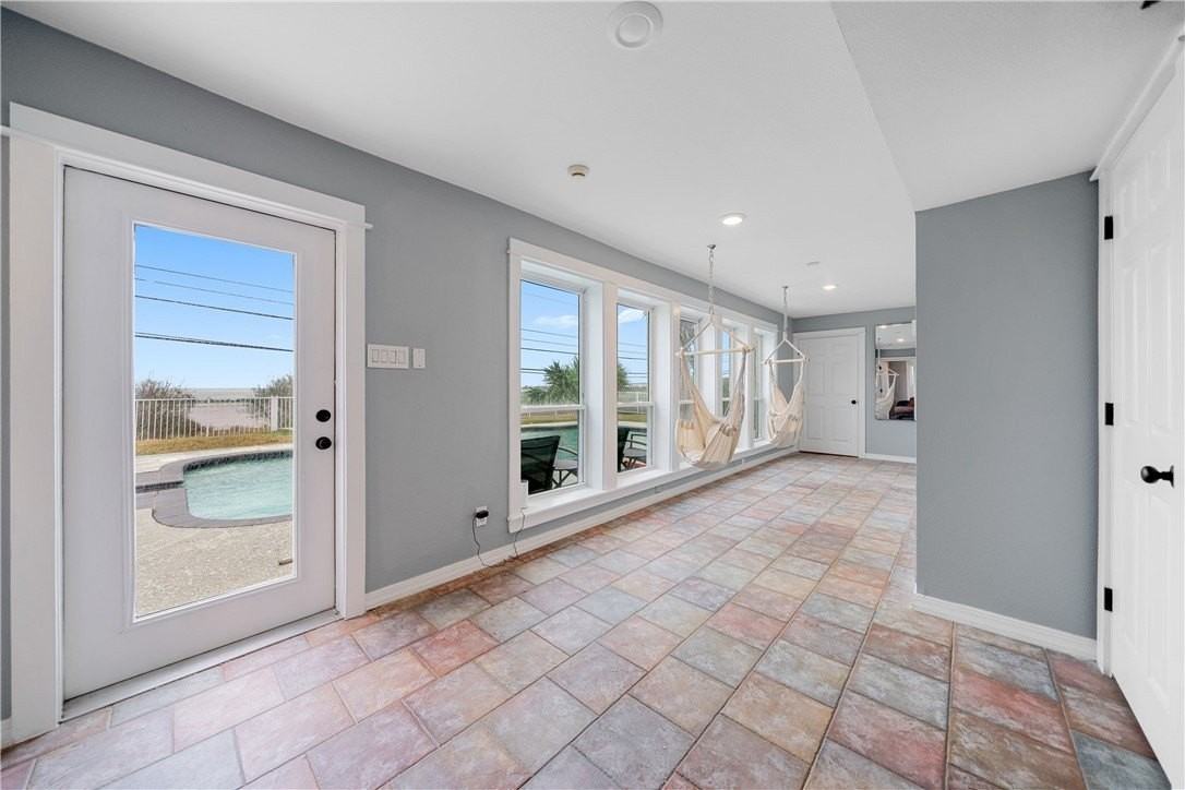 6043 Ennis Joslin Rd - Photo 6 of 36