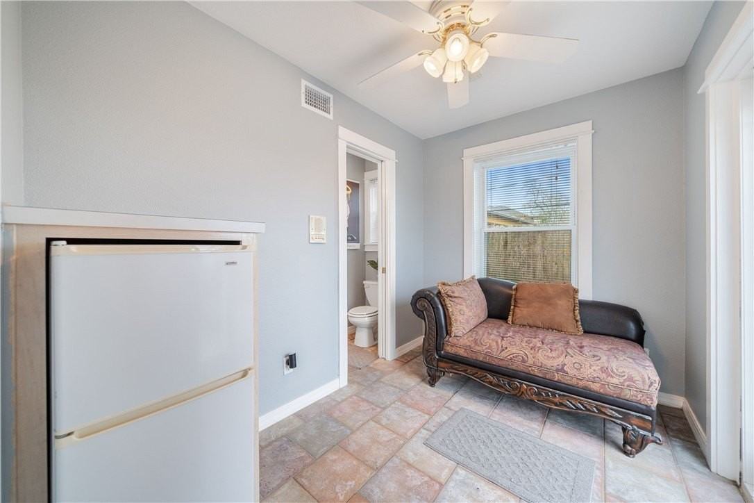 6043 Ennis Joslin Rd - Photo 7 of 36