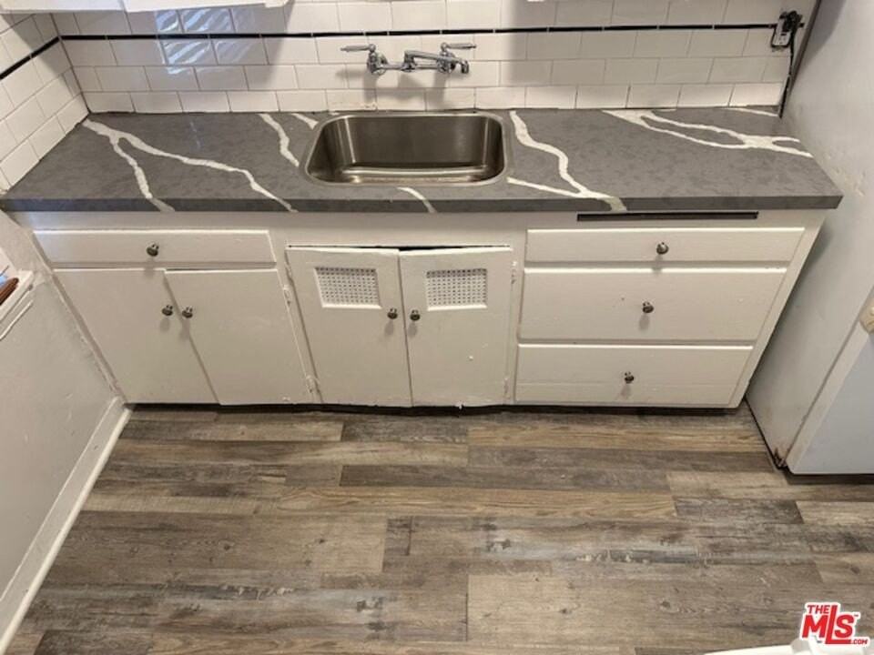 1025 Locust Ave Apt 2 - Photo 3 of 50