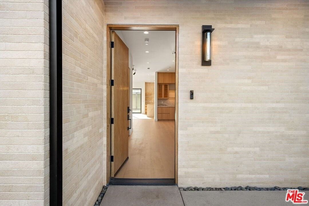 3517 Redwood Ave - Photo 5 of 44