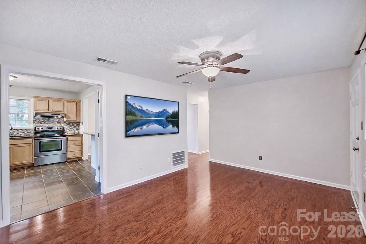 218 Clearbrook Rd - Photo 4 of 16