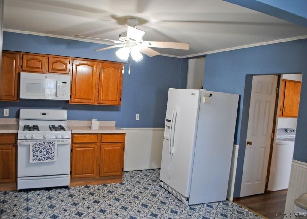 1231 Centennial Dr - Photo 4 of 19