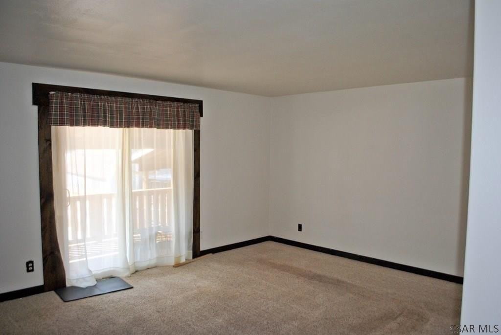 1231 Centennial Dr - Photo 7 of 19