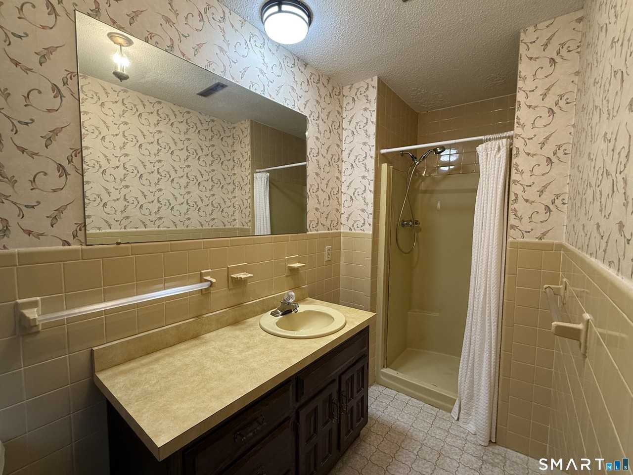 50 Emmett Ave - Photo 7 of 18