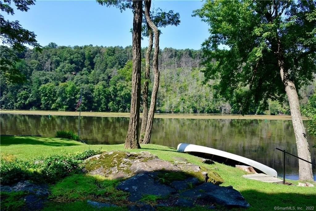 67 Lake Lillinonah Rd N - Photo 6 of 36