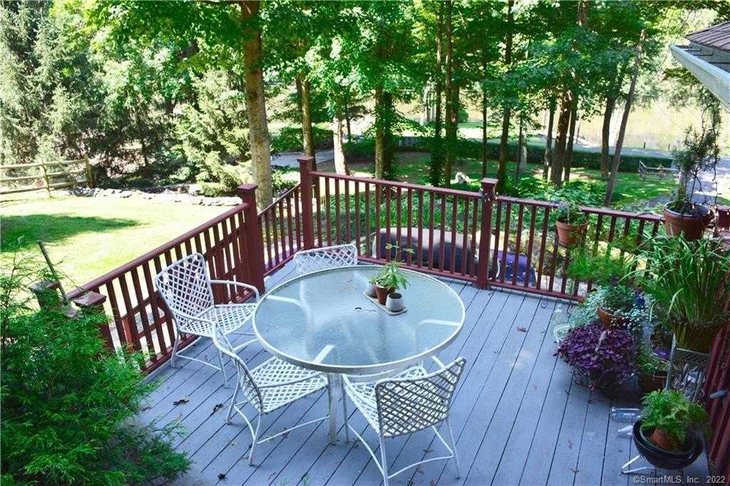 67 Lake Lillinonah Rd N - Photo 7 of 36