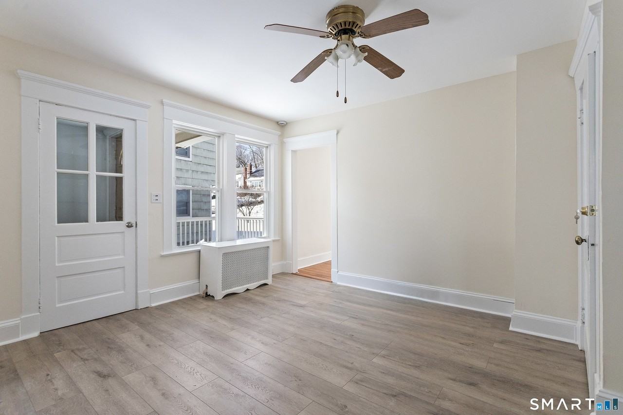 32 Bartlett Ave - Photo 3 of 12