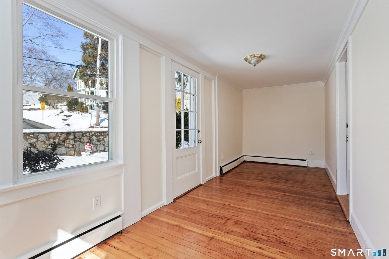 32 Bartlett Ave - Photo 6 of 12