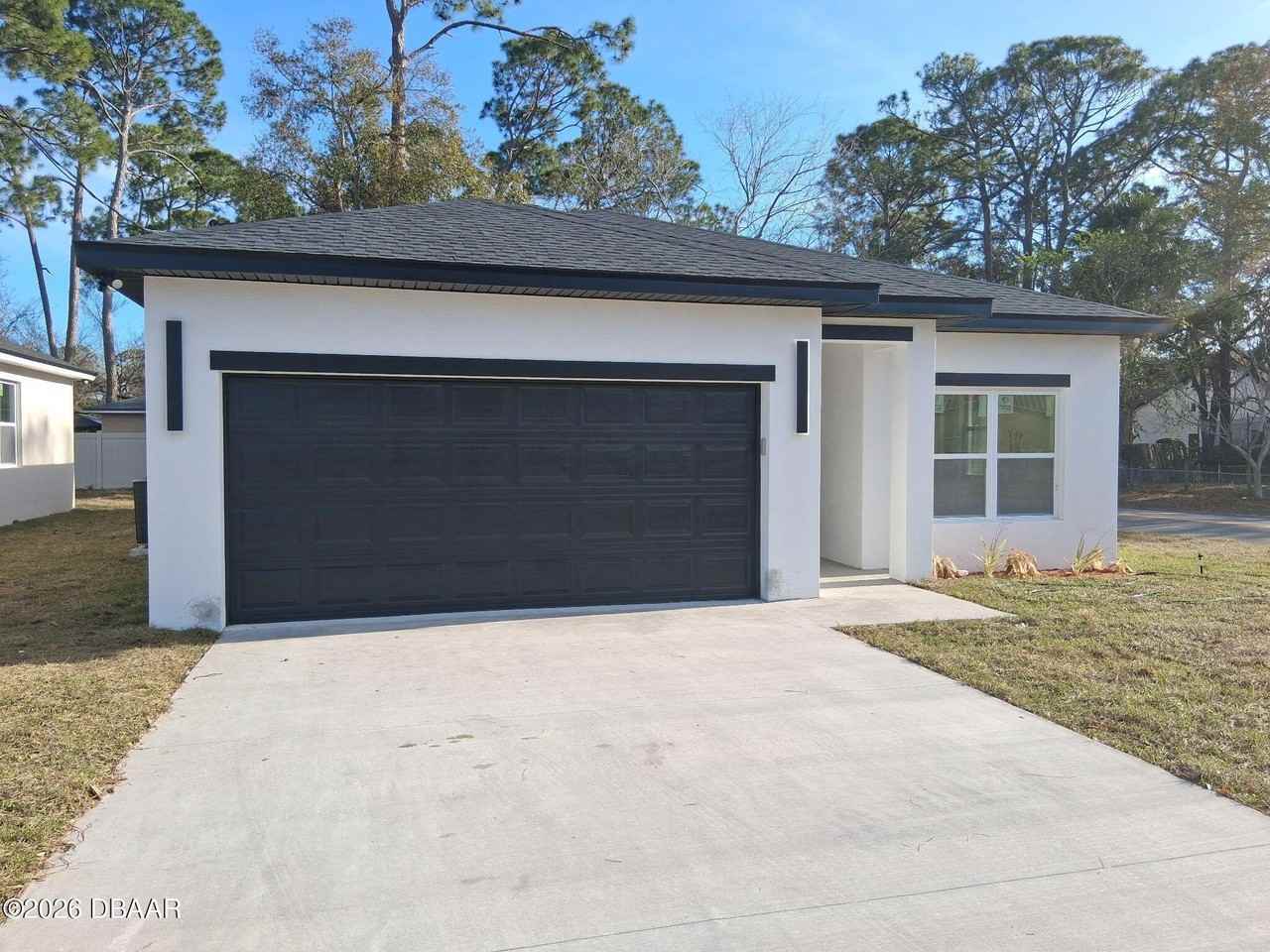 1621 Illinois St - Photo 2 of 21