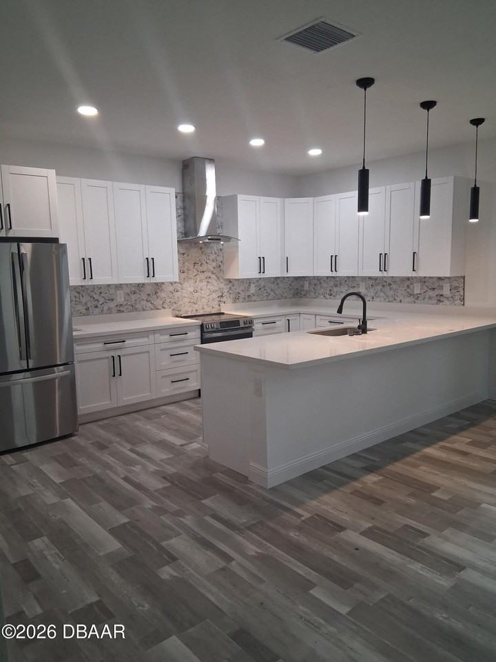 1621 Illinois St - Photo 5 of 21