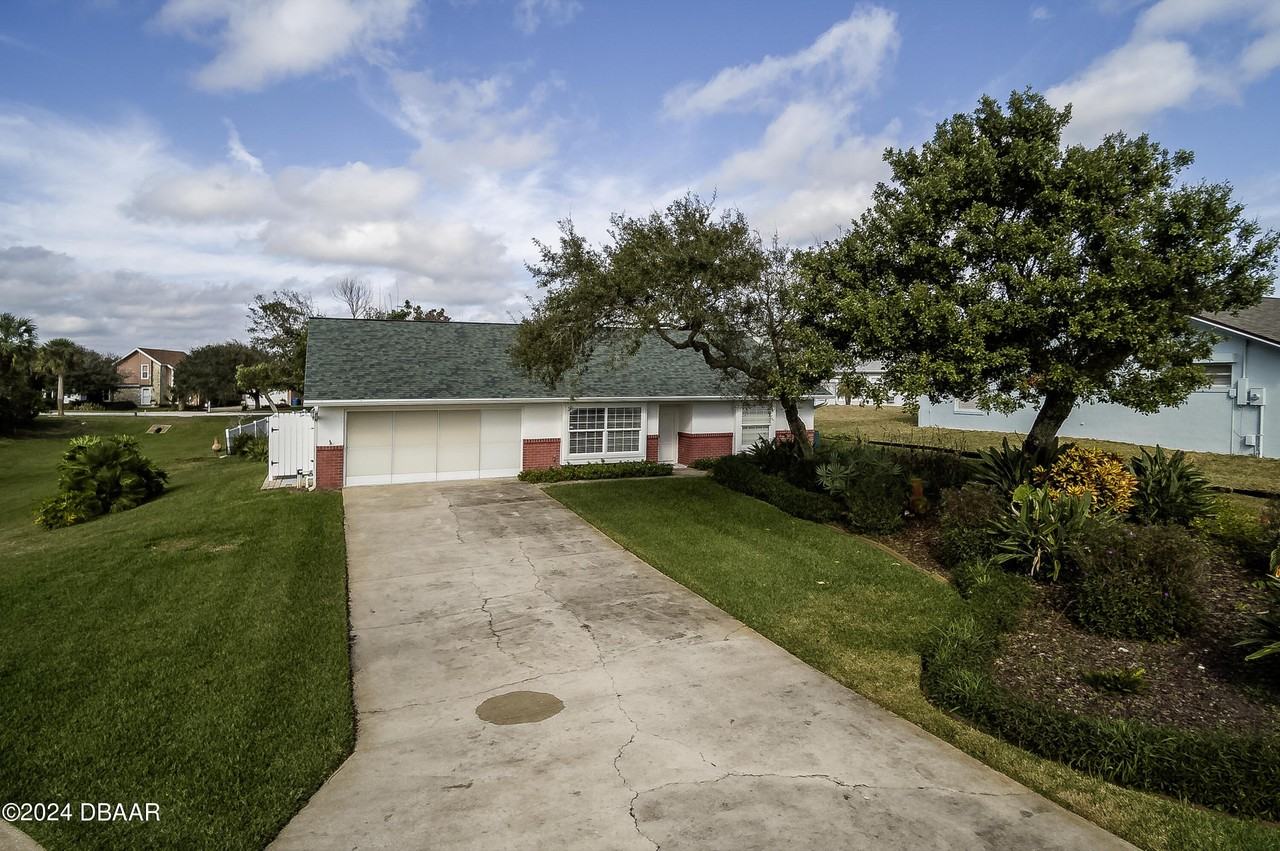 145 Riverwalk Ct - Photo 5 of 38