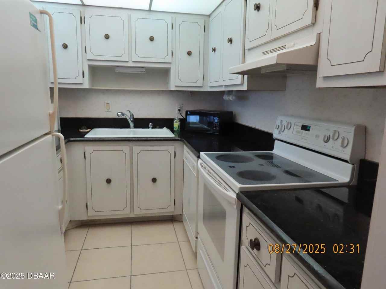 3043 S Atlantic Ave Apt 303 - Photo 7 of 25