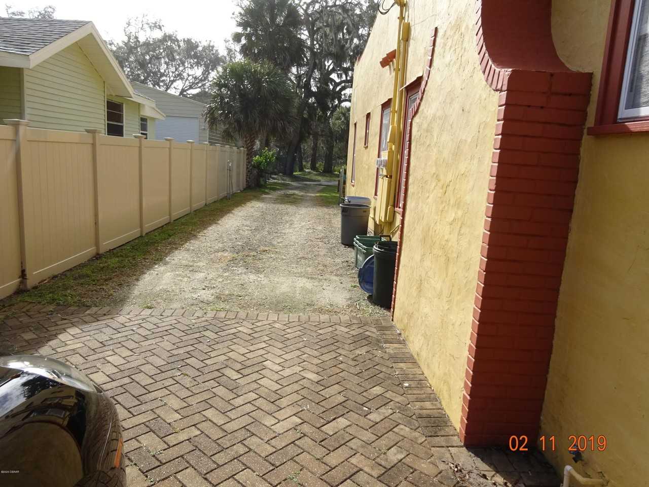 112 Fox Pl - Photo 3 of 23