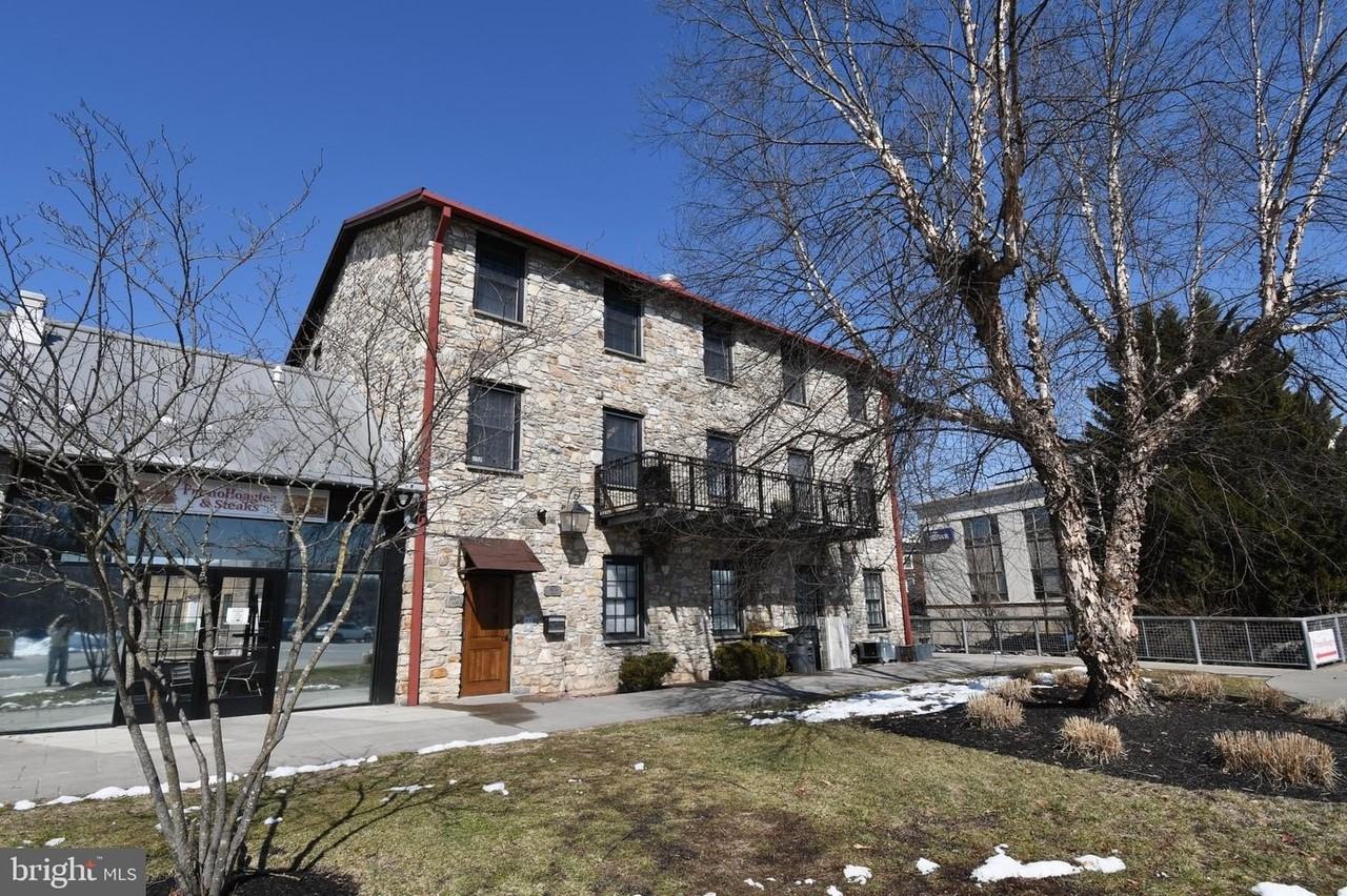 26 E Lancaster Ave - Photo 2 of 25